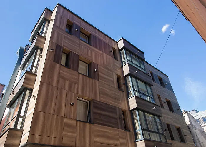 Apeiro City Avant-Garde Hotel