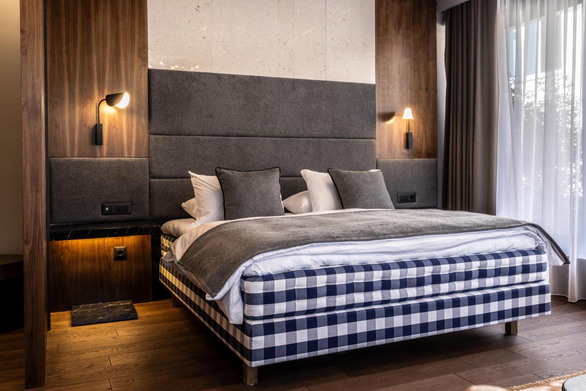 Hotel Apeiro Avant-garde
