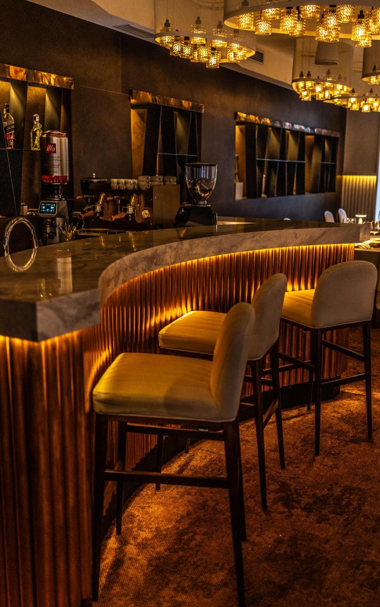 Apeiro Avant-garde Hotel 5*