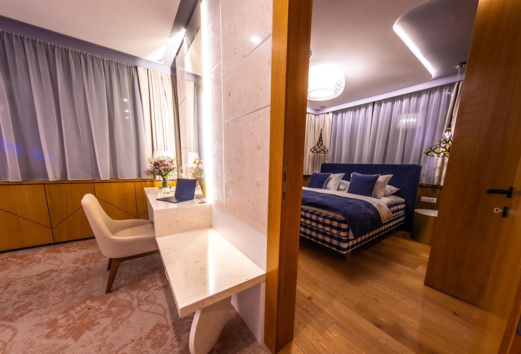 Apeiro Avant-garde Hotel 5*