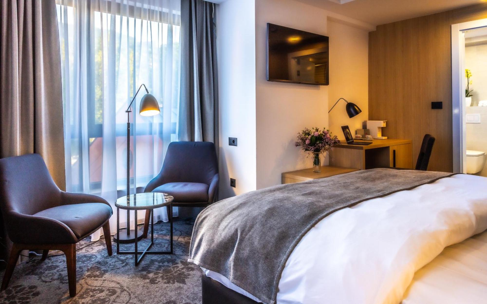 Hotel Apeiro Avant-garde 5*