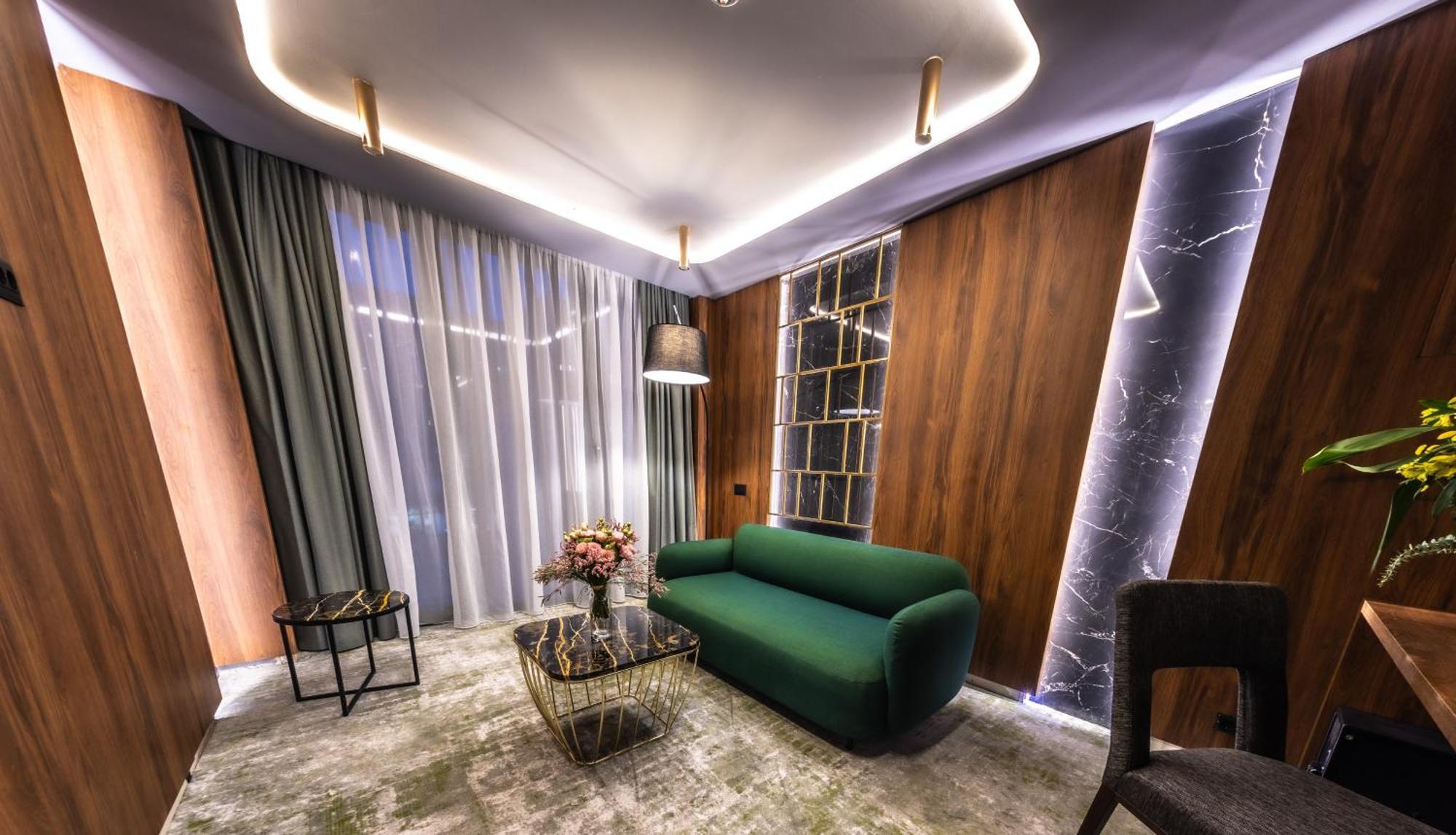 Apeiro Avant-garde Hotel 5*